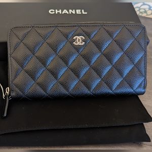 NWT Chanel Classic Long Zipped Wallet Black Grained Leather and Silver Hardware